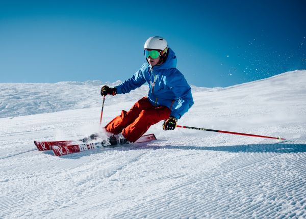person wearing skiing goggles